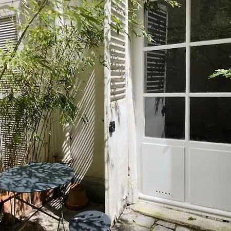 Appartamento Chic Neighborhood Charming Courtyard 7th