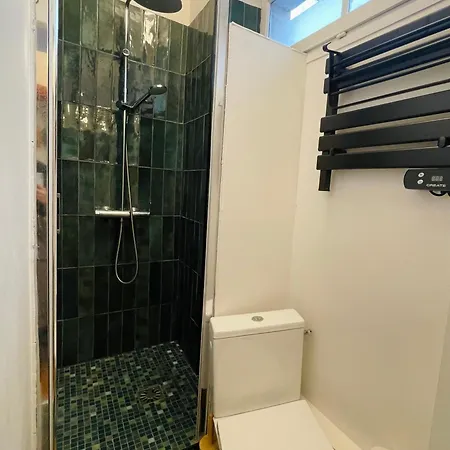 Chic Neighborhood Charming Courtyard 7th Appartamento Parigi